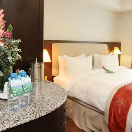 Plaza Sutera Biru Hotel Kuala Belait Exterior photo