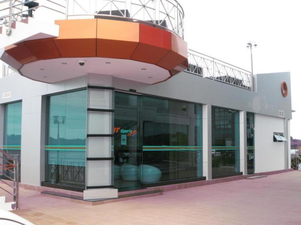 Plaza Sutera Biru Hotel Kuala Belait Exterior photo
