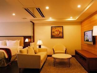 Plaza Sutera Biru Hotel Kuala Belait Exterior photo